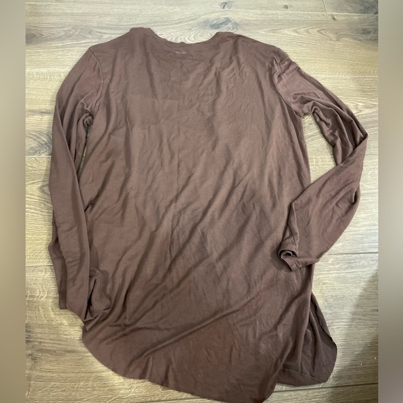 Halogen Lightweight Brown Long Sleeve Athletic Soft Women’s Shirt Medium - Picture 4 of 4
